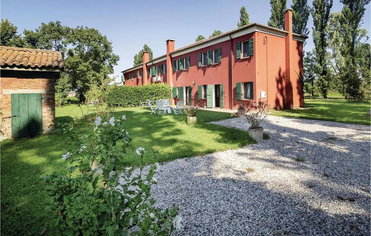 Сasa de vacaciones 2 Bedroom Awesome Home In Taglio Di Po Ro Porto Viro