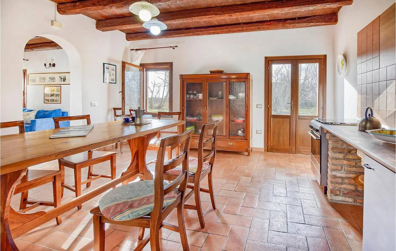 2 Bedroom Awesome Home In Taglio Di Po Ro Porto Viro Italia