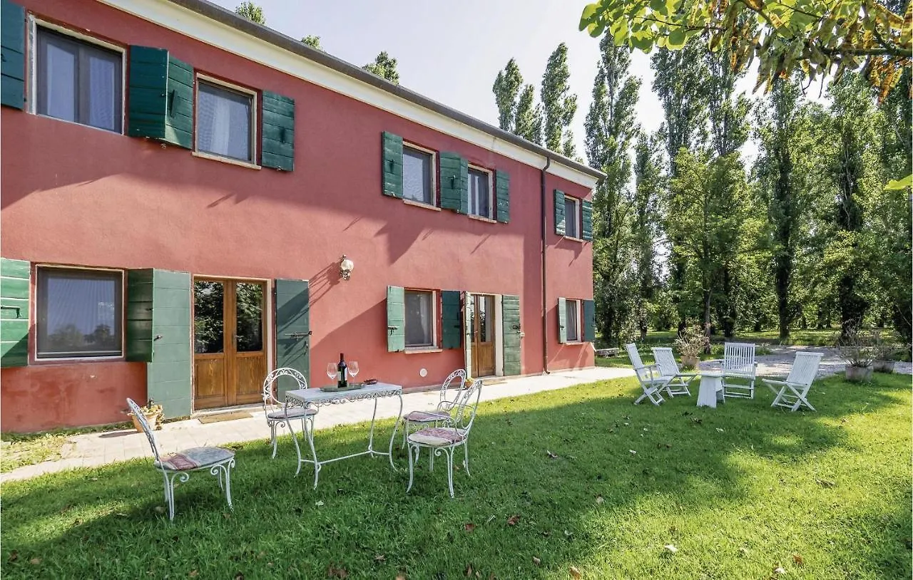 2 Bedroom Awesome Home In Taglio Di Po Ro Porto Viro Сasa de vacaciones