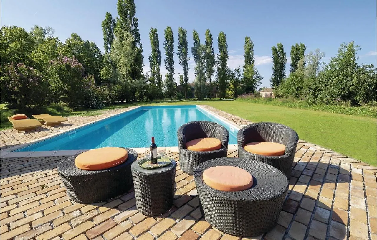 2 Bedroom Awesome Home In Taglio Di Po Ro Porto Viro