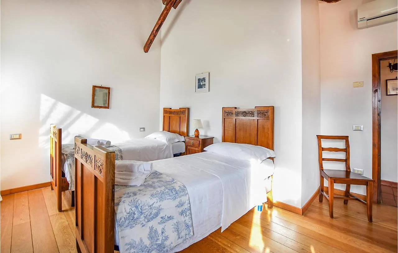 2 Bedroom Awesome Home In Taglio Di Po Ro Porto Viro Сasa de vacaciones