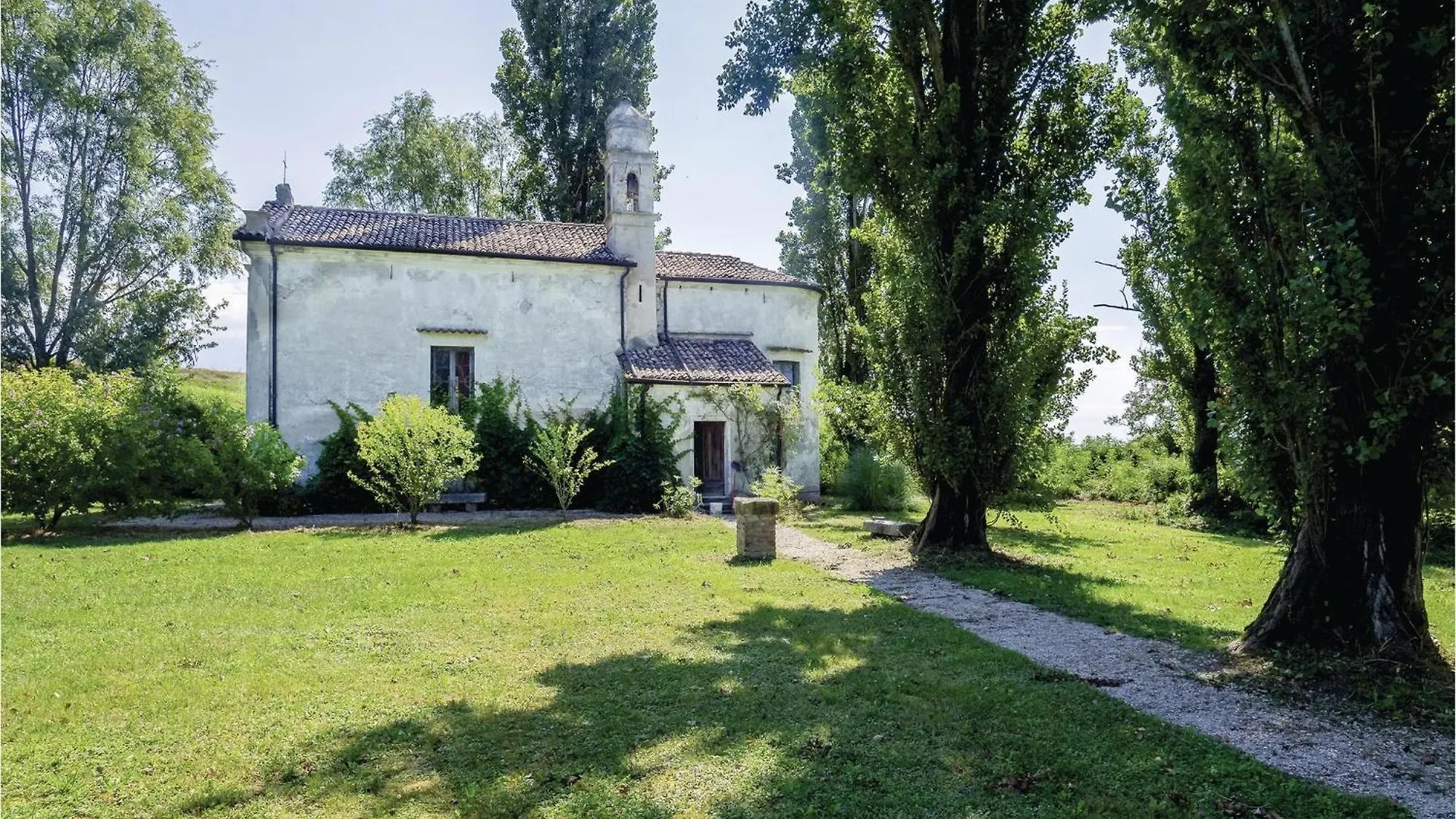2 Bedroom Awesome Home In Taglio Di Po Ro Porto Viro 0*,  Italia